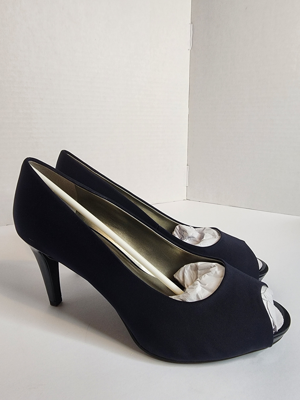 Bandolino Dark Navy Blue Suede Peep-Toe Heels. NIB Women's Sz 9.5 Wide